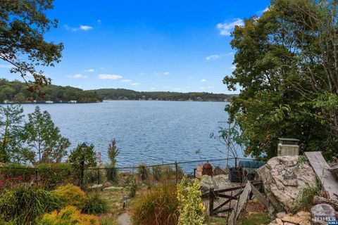 6 Bonaparte Point Road Hopatcong NJ 07843