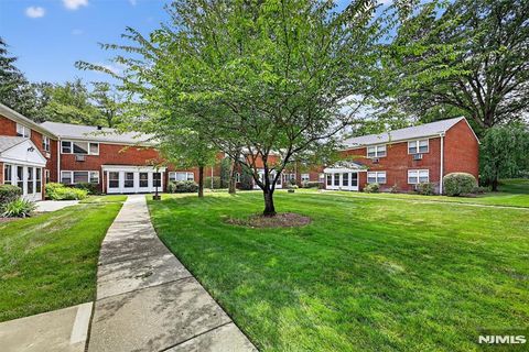 64 Regency Park Ramsey NJ 07446