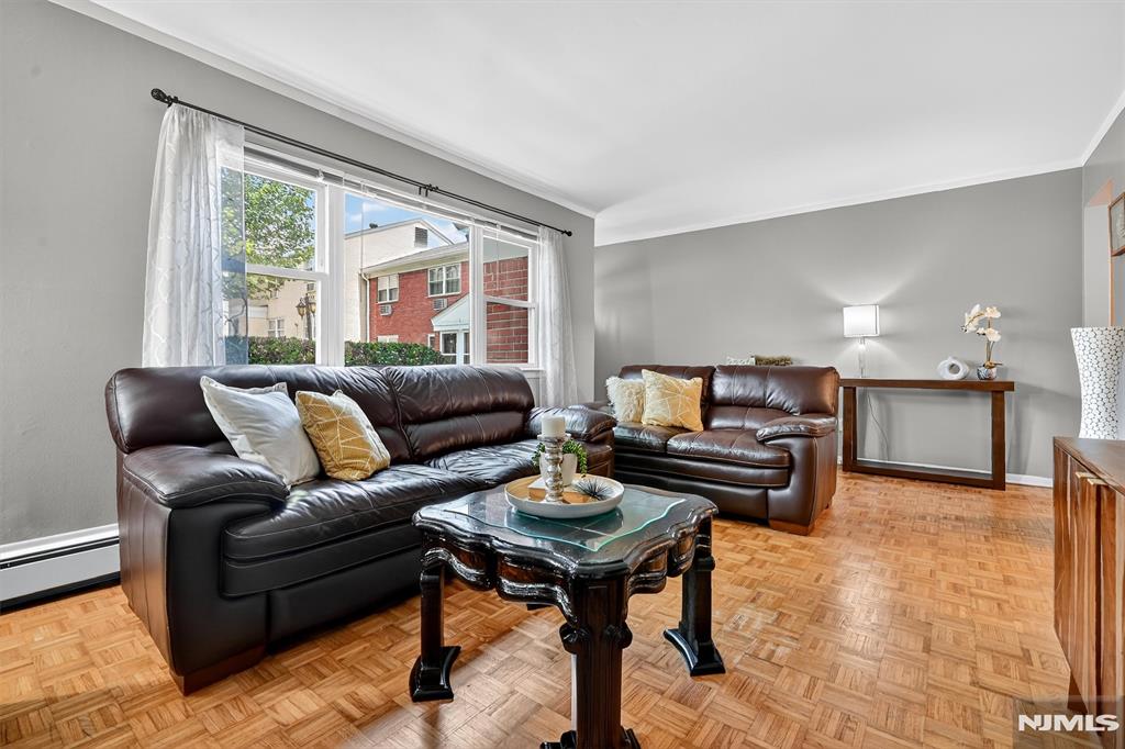 64 Regency Park
