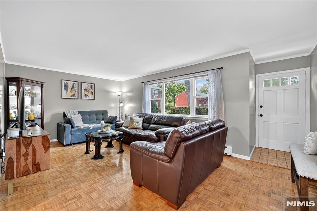 64 Regency Park