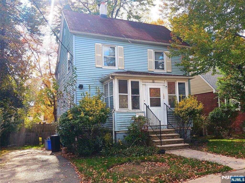 Photo of 152 Washington Place, Teaneck, NJ 07666 (MLS # 25040061)