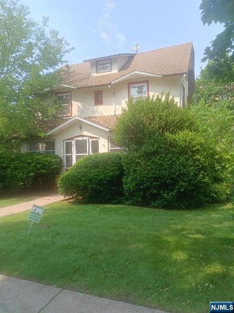 20 Saint Pauls Place Nutley NJ 07110