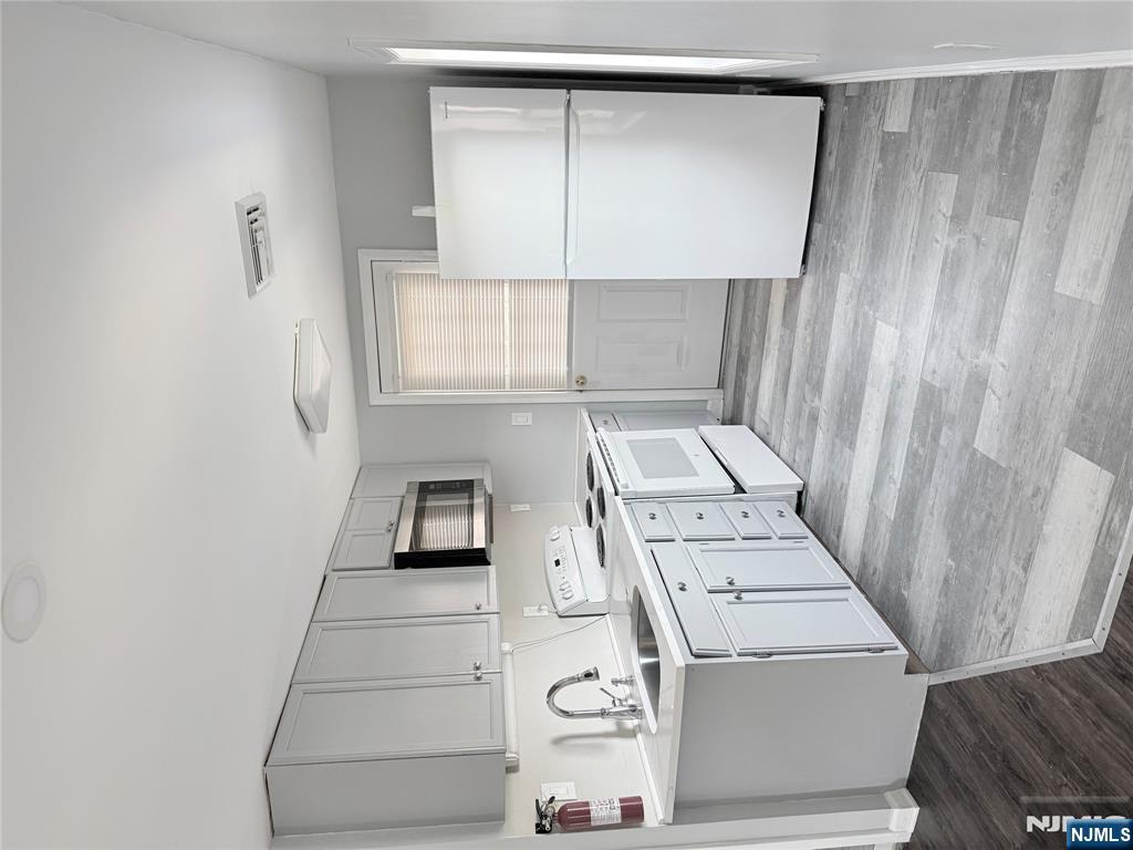 95 Thompson Avenue B