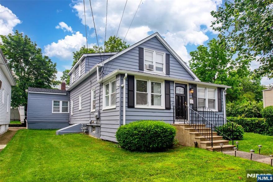 Updated in excellent condition. one block away from park. easy and close access to major highways and public transportation. first floor has 3 bedrooms, living room, big eat-in kitchen, full bath, 2nd floor had 2 bedrooms and family room ( possible 6th bedroom) bathroom . full finished basement open space . Corner property with Plenty of street Parking. current owner does not use the driveway. nothing to do just move in.