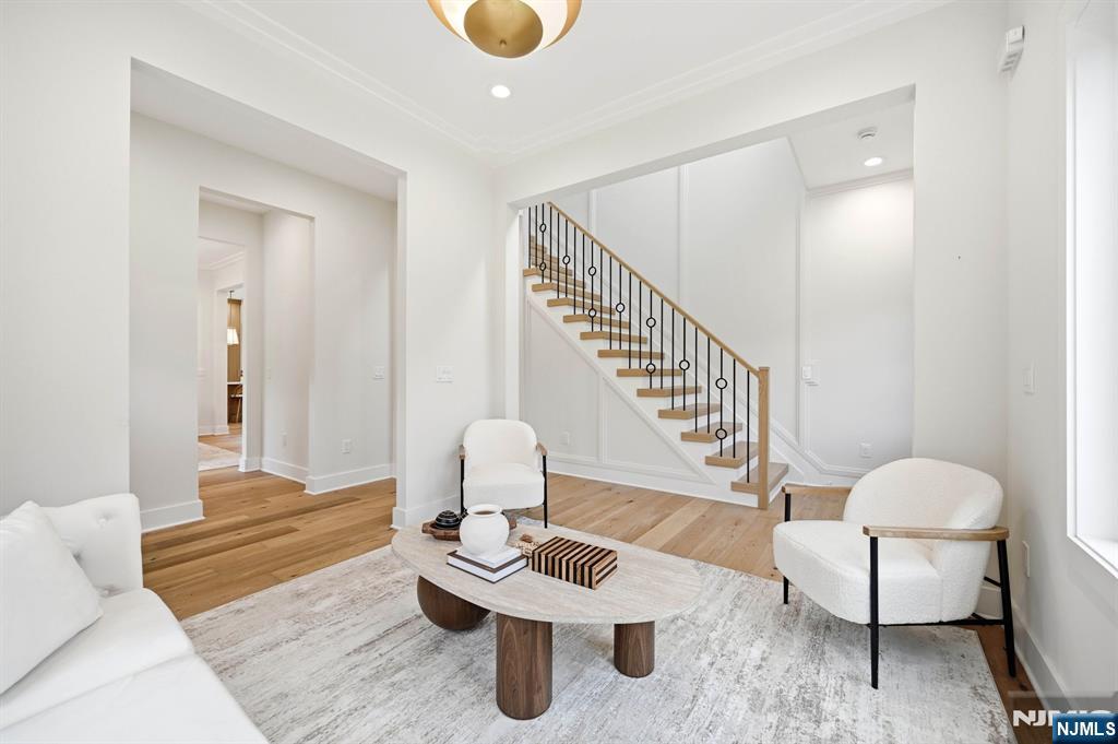 77 Elmwood Drive