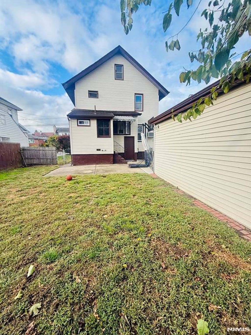 Photo of 28 Arlington Avenue, Paterson, NJ 07502 (MLS # 25037421)