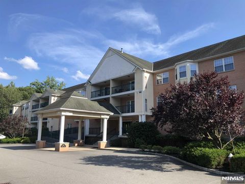 401 Dercole Court Unit 130, Norwood, NJ 07648 - #: 25004838