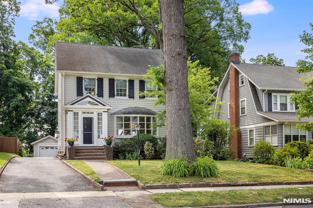 73 Hawthorne Avenue