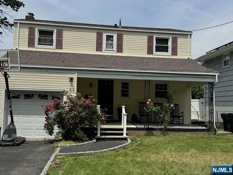 Photo of 211 Hillside Ave, Bergenfield, NJ 07621 (MLS # 26015524)
