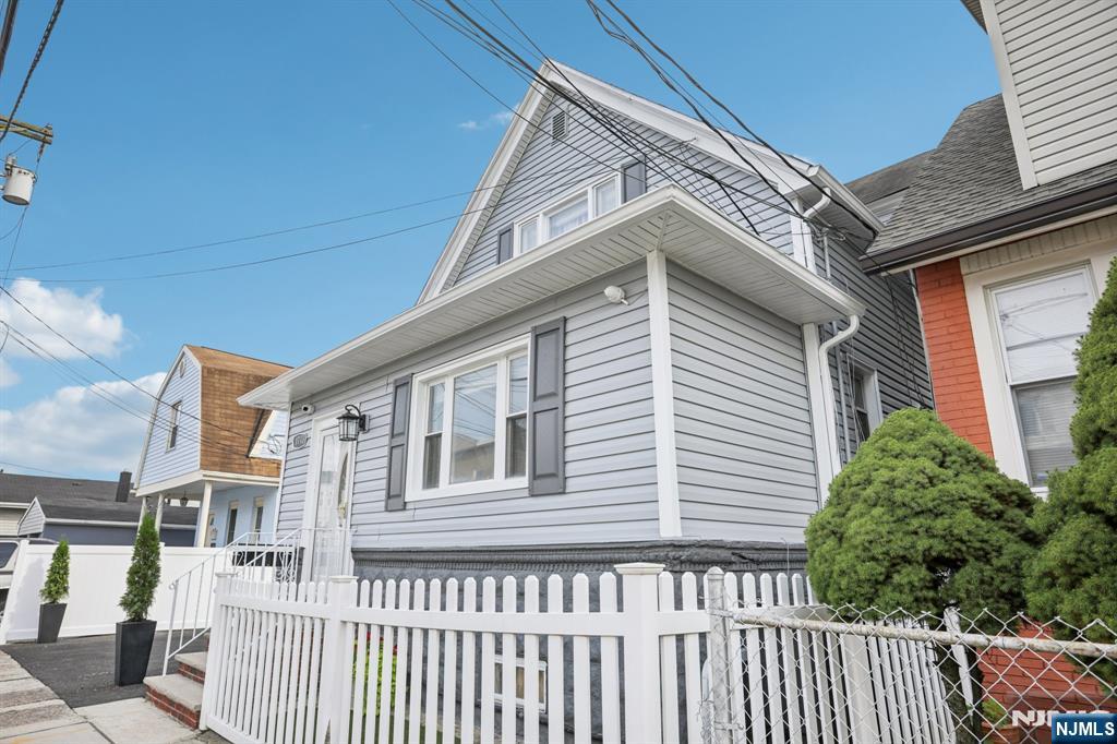 1711-1713 47th Street
