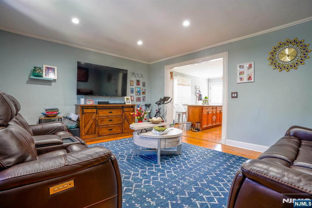 58 Garibaldi Avenue 1 Fl