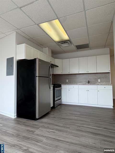 Photo of 1 W Columbia AVE #5, Palisades Park, NJ 07650 (MLS # 26023669)