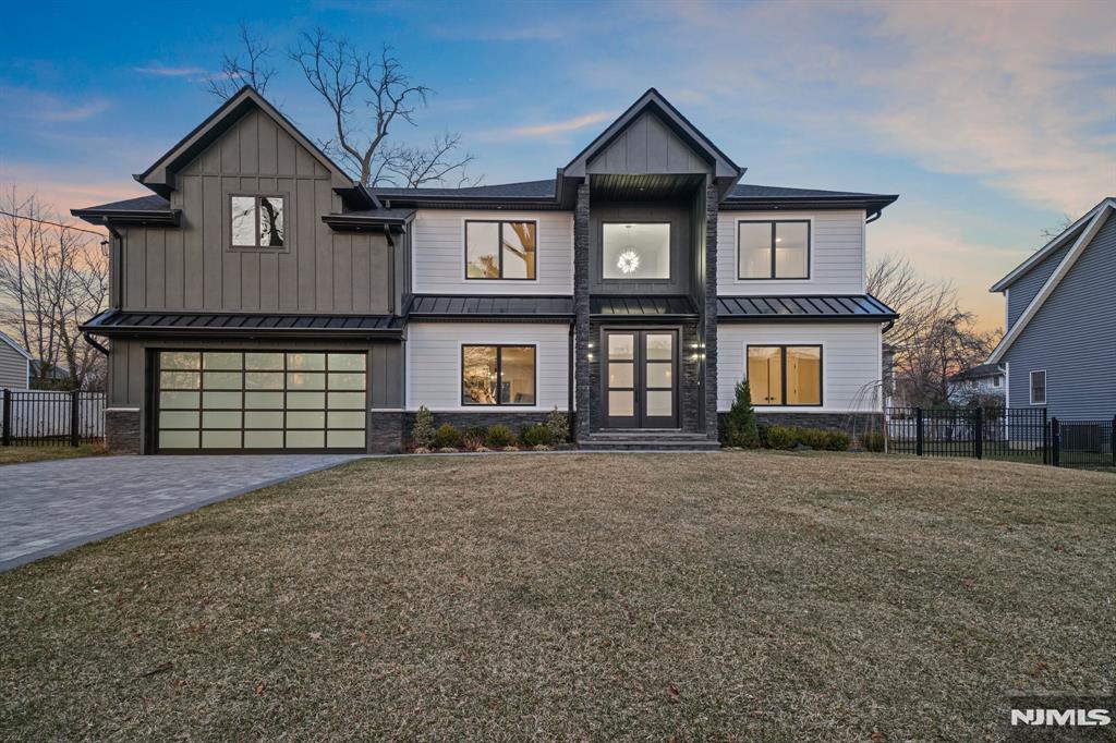 Property for Sale at 131 Winslow Terrace, Glen Rock, New Jersey - Bedrooms: 7 
Bathrooms: 5 
Rooms: 14  - $1,995,000