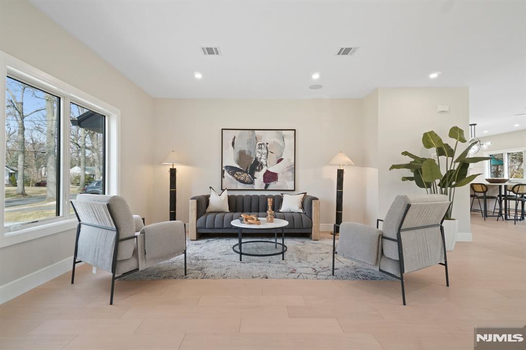 131 Winslow Terrace