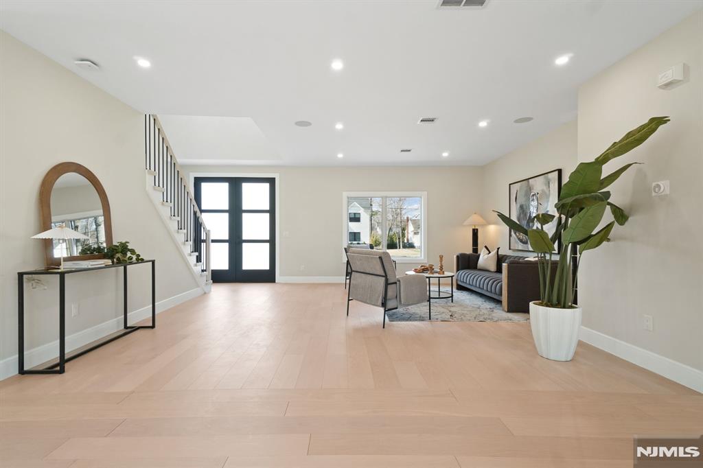 131 Winslow Terrace