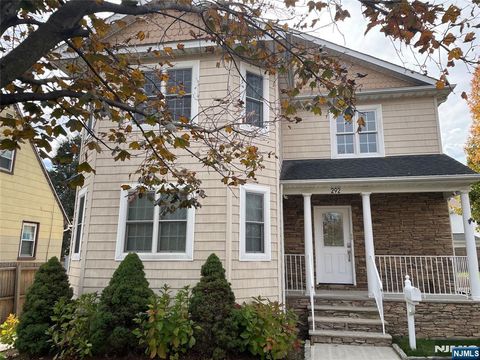 Photo of 292 Hemlock Ter #2, Teaneck, NJ 07666 (MLS # 25039461)