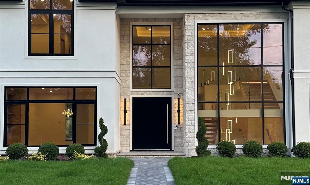 2 Maple Street