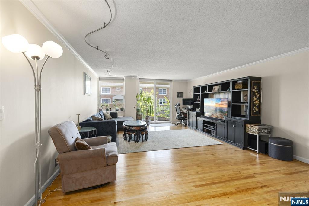200 Grand Cove Way 2M
