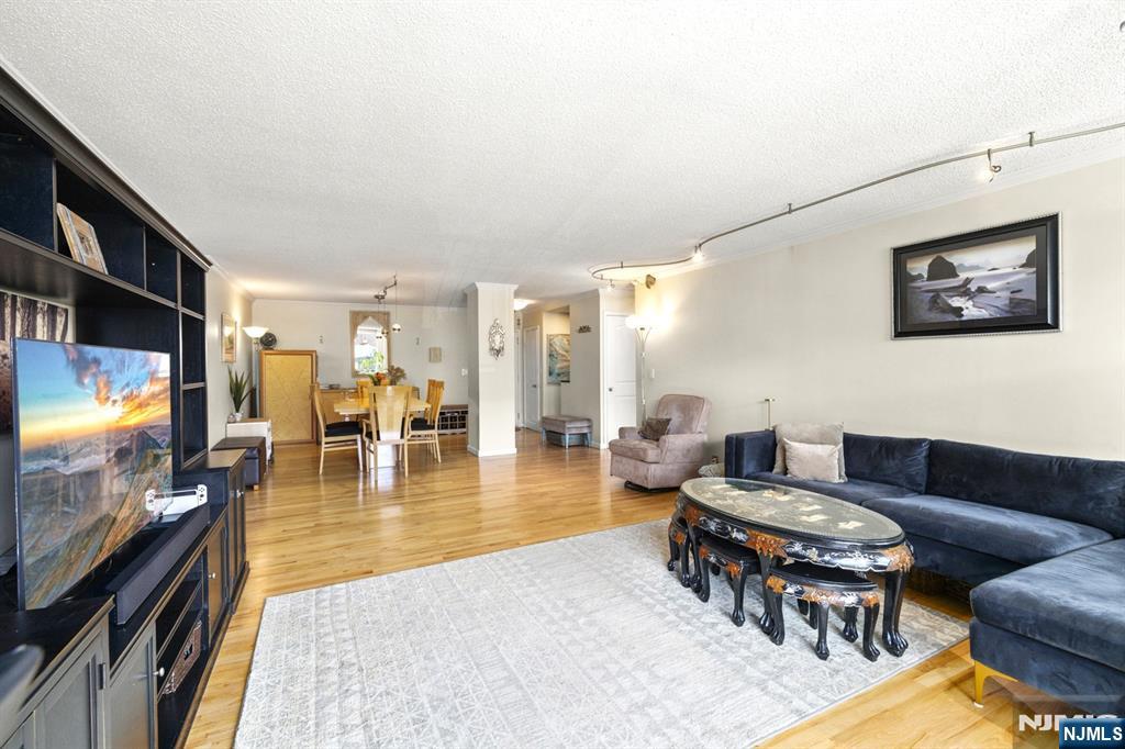 200 Grand Cove Way 2M