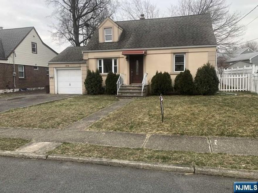 HOME SWEET HOME!!! A WONDERFUL OPPORTUNITY TO RENT A 4 BEDROOM CAPE AT A GREAT LOCATION! BEAUTIFUL MEIK WITH GRANITE COUNTERTOPS AND S/S APPLIANCES. DR/DEN OFF THE KITCHEN WITH AN ENTRANCE TO A PRIVATE FENCED IN BACK YARD.(DOES NOT BACK UP TO THE 208.)GLEAMING HARDWOOD FLOORS, BOTH BATHROOMS UPDATED. FULL FINISHED BASEMENT WITH REC/FAM ROOM AND LAUNDRY. CLOSE TO SCHOOLS,PARKS,RECREATION CENTER,TRANSPORTATION,SHOPPING AND HOUSES OF WORSHIP.