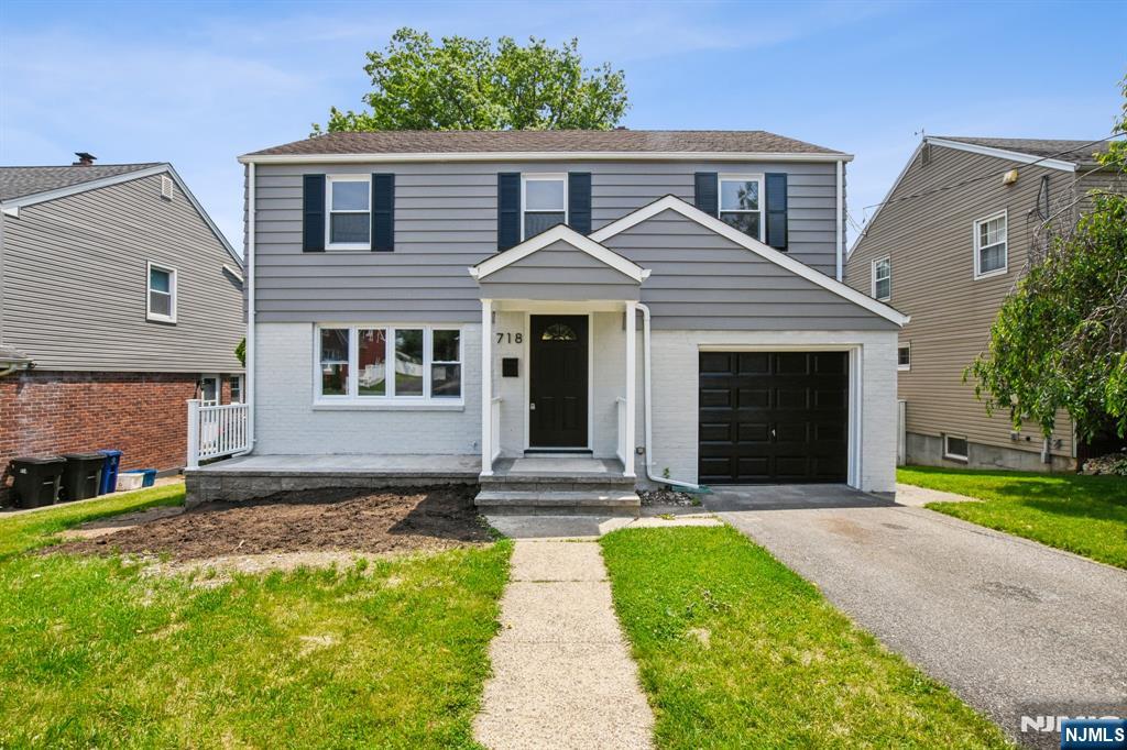Property for Sale at 718 1st Street, Lyndhurst, New Jersey - Bedrooms: 5 
Bathrooms: 3 
Rooms: 13  - $749,000