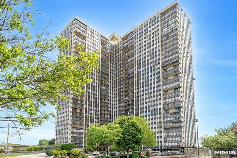 Photo of 300 Winston Drive #C0214, Cliffside Park, NJ 07010 (MLS # 26017603)