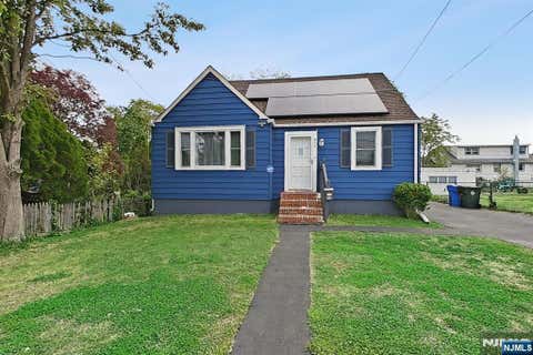 Photo of 811 Lincoln Avenue, Burlington Twp, NJ 08016 (MLS # 26015379)