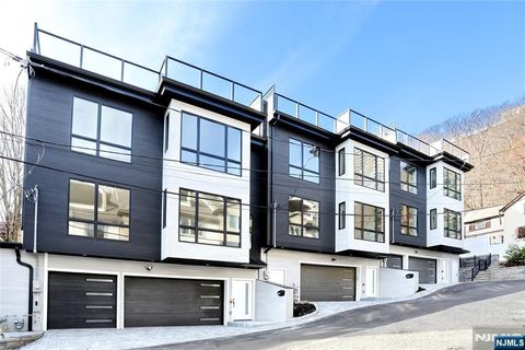 1456 River Road Edgewater NJ 07020