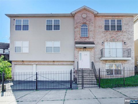 Photo of 2224 Avon Avenue, Newark, NJ 07108 (MLS # 25037724)