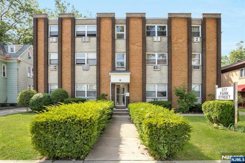 Photo of 377 Park ST #Unit 1, Hackensack, NJ 07601 (MLS # 26033161)