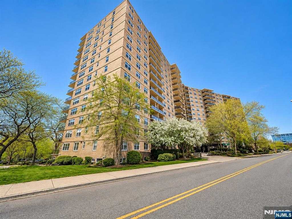 2200 Central Road