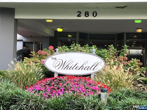 Photo of 280 Prospect Avenue #11H, Hackensack, NJ 07601 (MLS # 25041648)