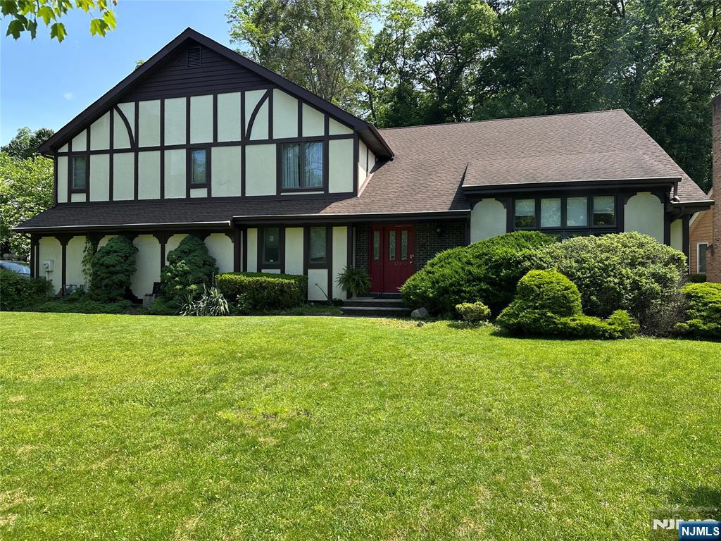 Rental Property at 570 Mill, Paramus, New Jersey - Bedrooms: 4 
Bathrooms: 4 
Rooms: 8  - $5,600 MO.