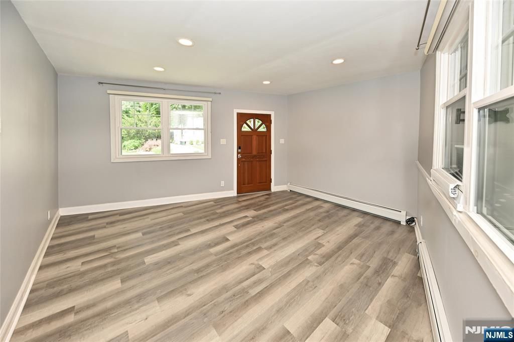 Photo of 221 Lakeview Drive, Ridgewood Village, NJ 07450 (MLS # 26009212)