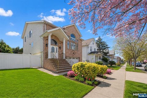 Photo of 536 2nd Avenue, Lyndhurst, NJ 07071 (MLS # 26014400)
