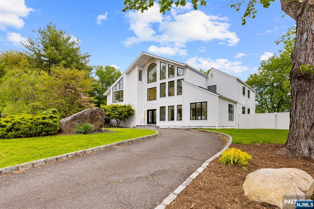 81 Greenwoods Road