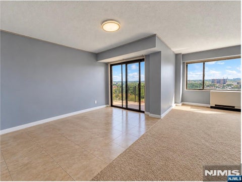 Photo of 150 Overlook Avenue #8D, Hackensack, NJ 07601 (MLS # 26036703)