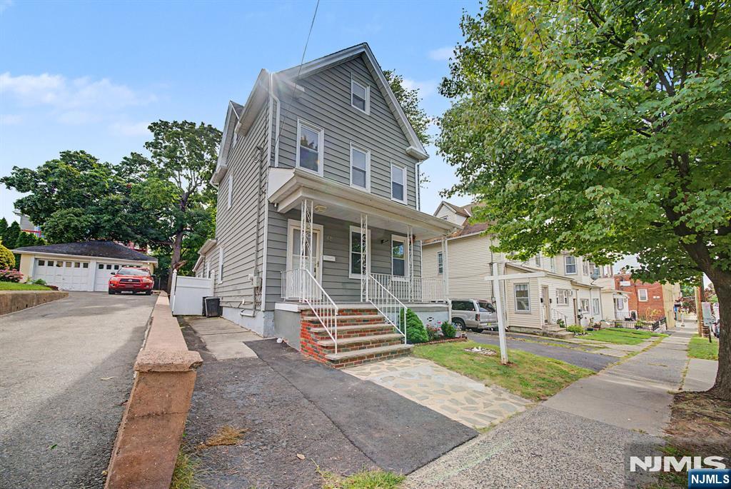 88 Boiling Springs Avenue