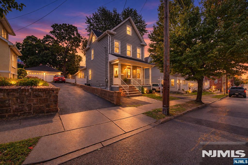 88 Boiling Springs Avenue