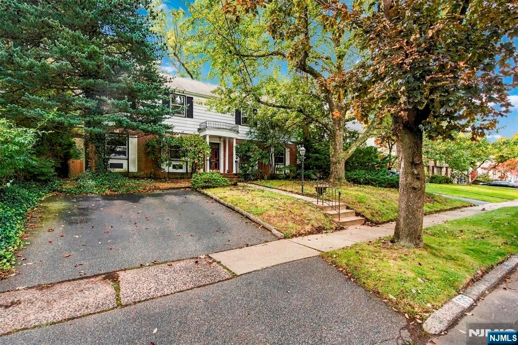 Homes for Sale in Northern NJ | ThisIsRiverEdge.com 135 Voorhis Avenue