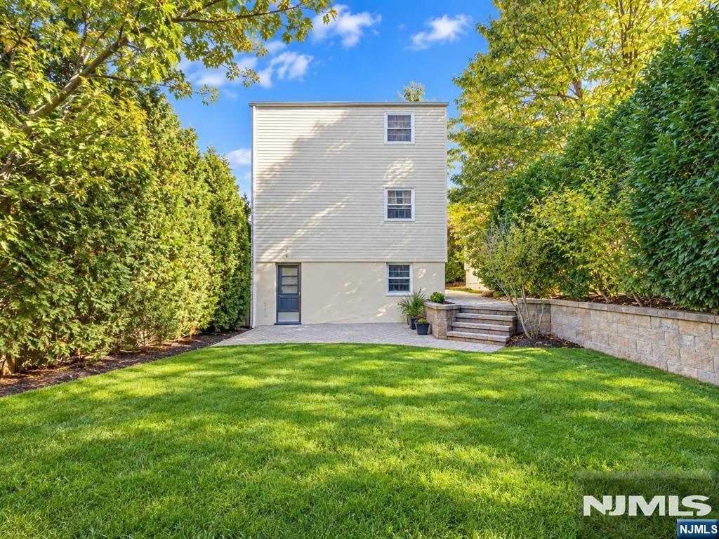 23 Nassau Road