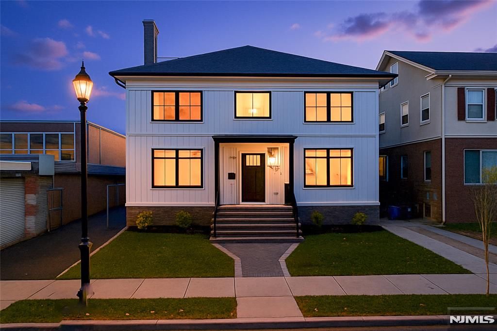 Photo of 33 Randolph Place, Newark, NJ 07108 (MLS # 25040864)