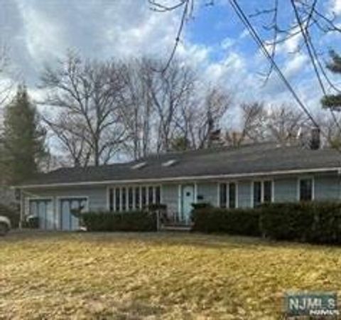 Photo of 3405 Fair Lawn Ave, Fair Lawn, NJ 07410 (MLS # 25043032)