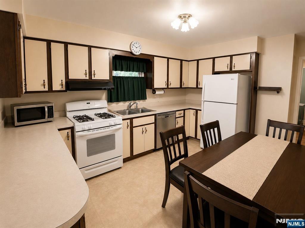 70 Bromley Place