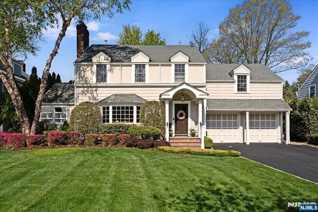 Photo of 282 Forest Avenue, Glen Ridge, NJ 07028 (MLS # 26014929)
