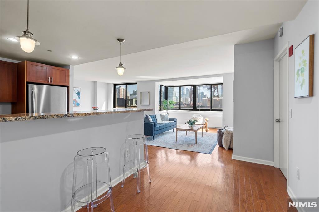 700 Grove Street 2P