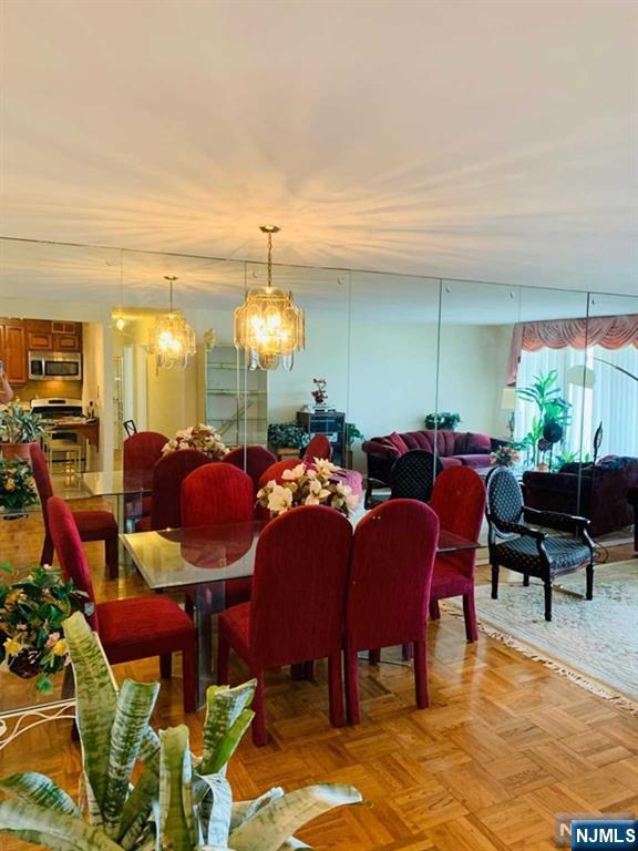 2000 Linwood Avenue 9X