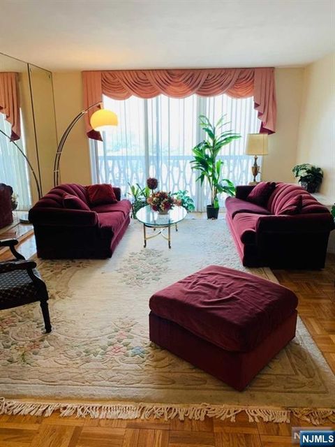 2000 Linwood Avenue 9X Fort Lee NJ 07024