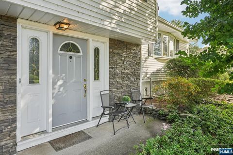 Photo of 32 Augusta Dr, Wayne, NJ 07470 (MLS # 25038741) Photo of 32 Augusta Dr, Wayne, NJ 07470 (MLS # 25038741)