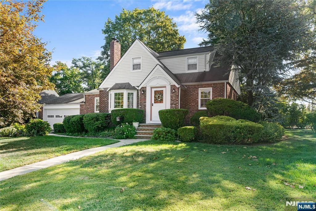 Photo of 824 Summit Avenue, Hackensack, NJ 07601 (MLS # 25035382)